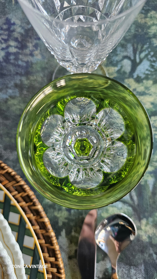 copas de vino blanco cristal tallado y color verde