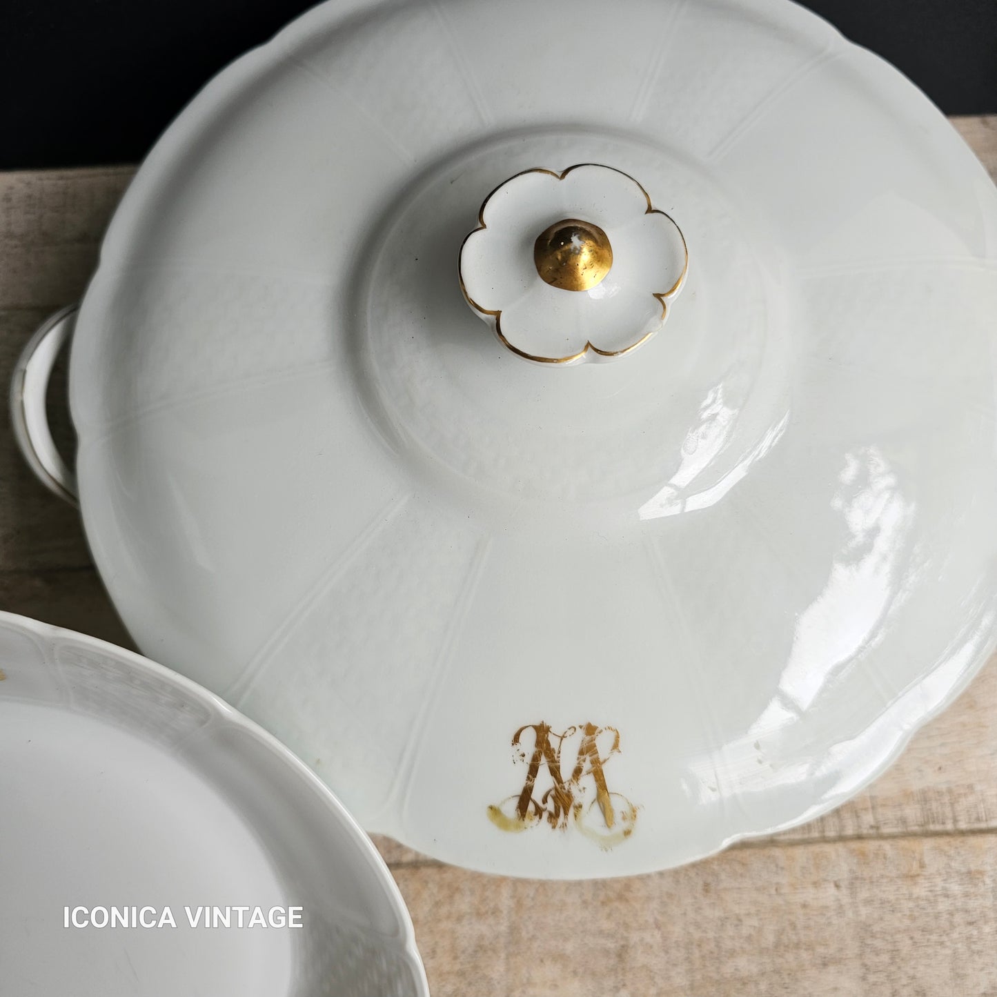 Juego de platos hondos y sopera para 10