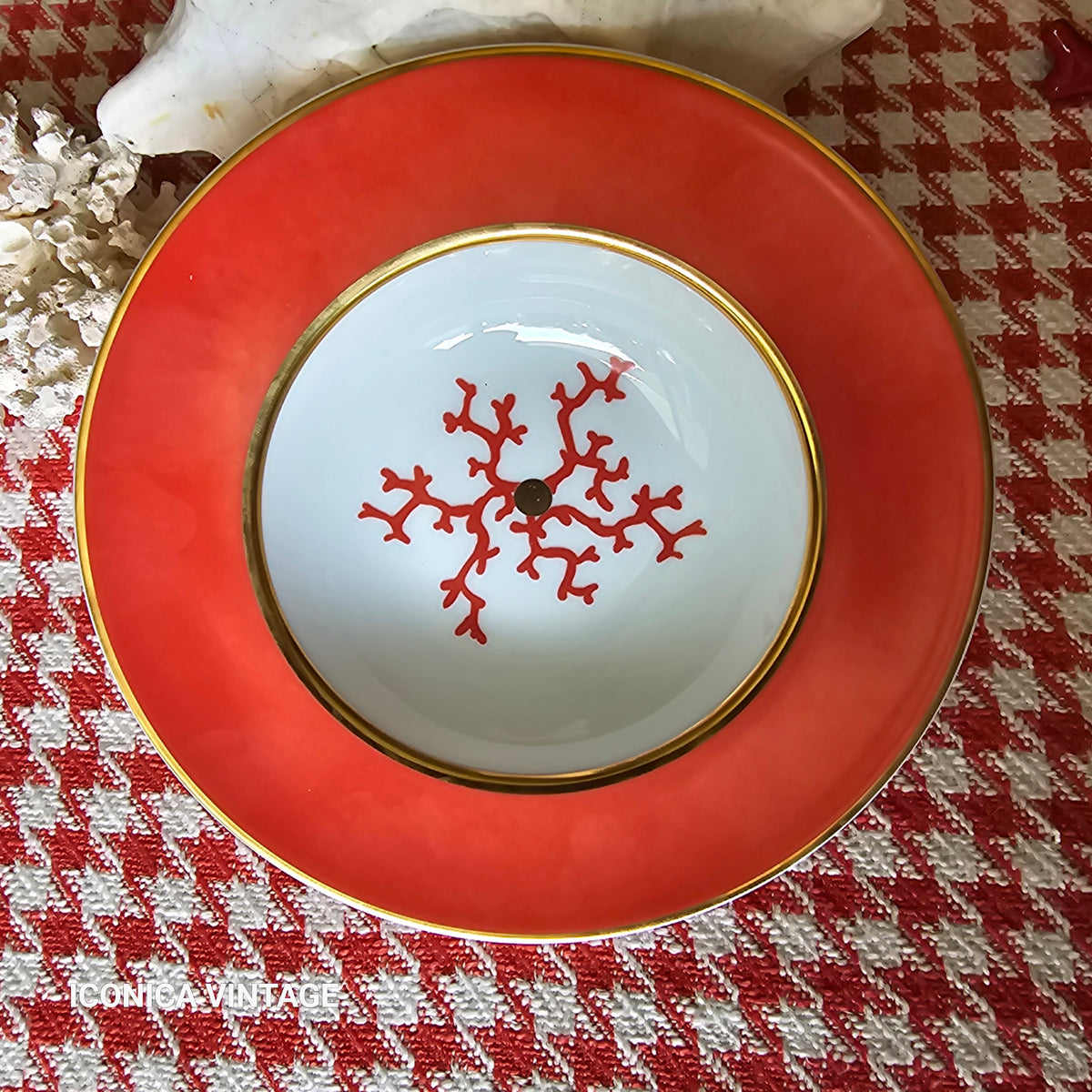 Vajilla coral y oro de Raynaud para 6