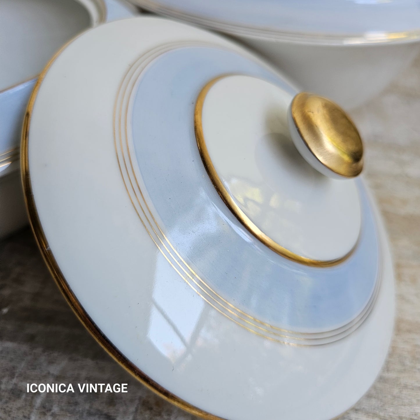 Vajilla de porcelana de Vierzon, años 30, color celeste