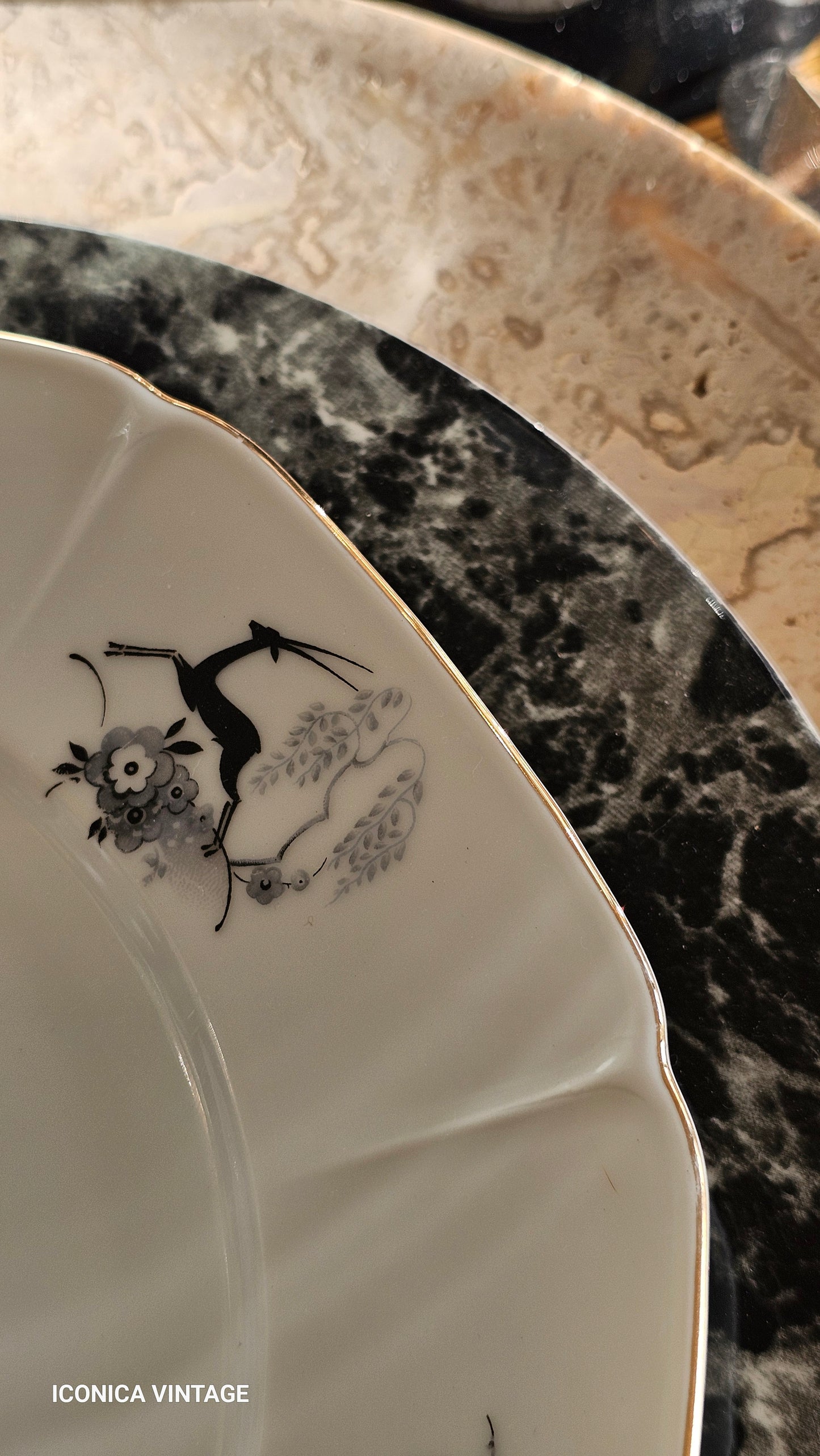 Bajoplatos de mármol travertino