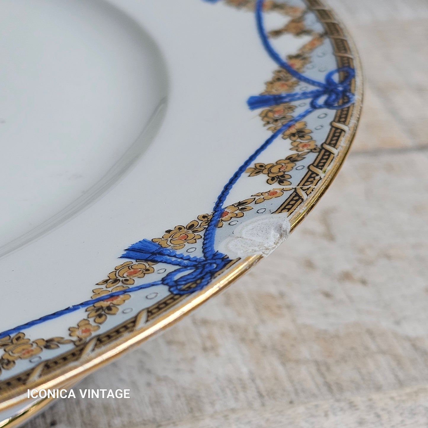 Gran vajilla de Limoges decorada en azul y oro