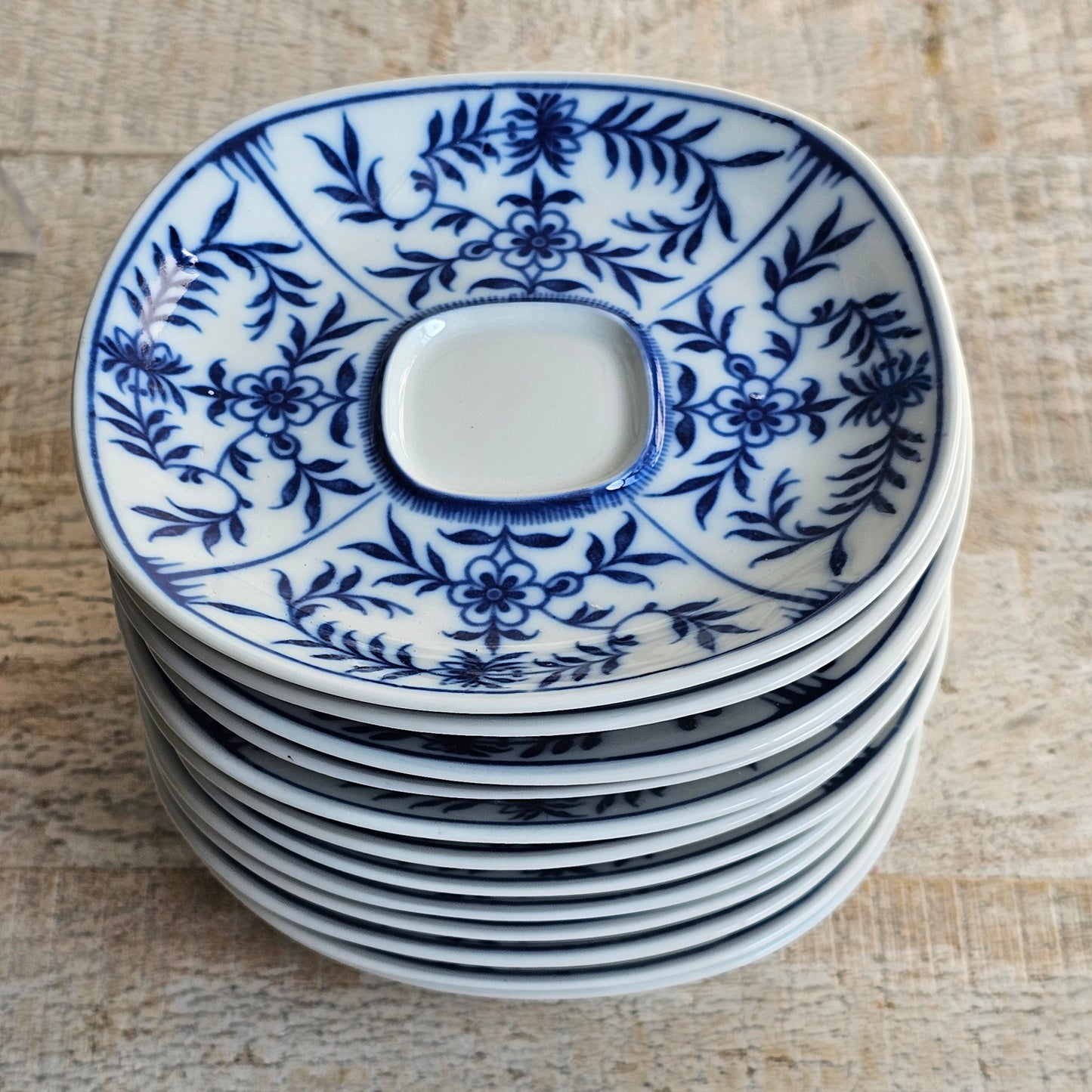 Platitos Raynaud blue and white