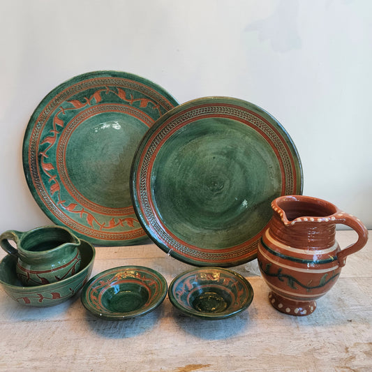 Vajilla de cerámica artesanal sueca