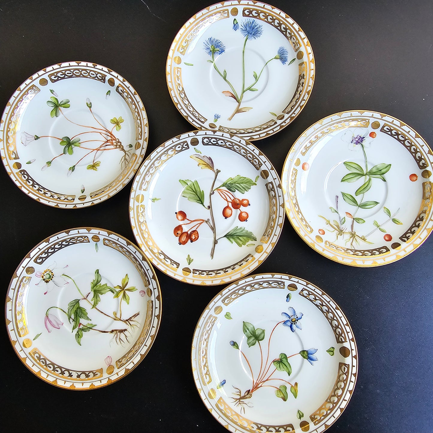 Las tacitas de café de flores de Royal Copenhagen