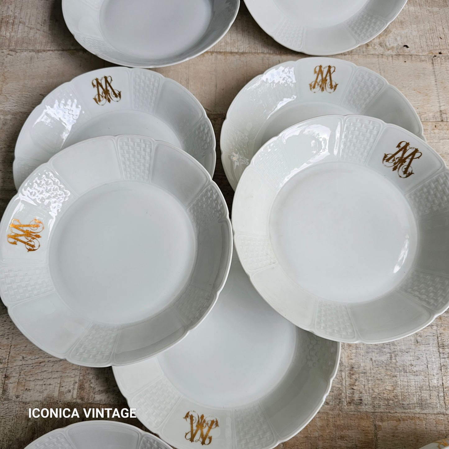 Juego de platos hondos y sopera para 10