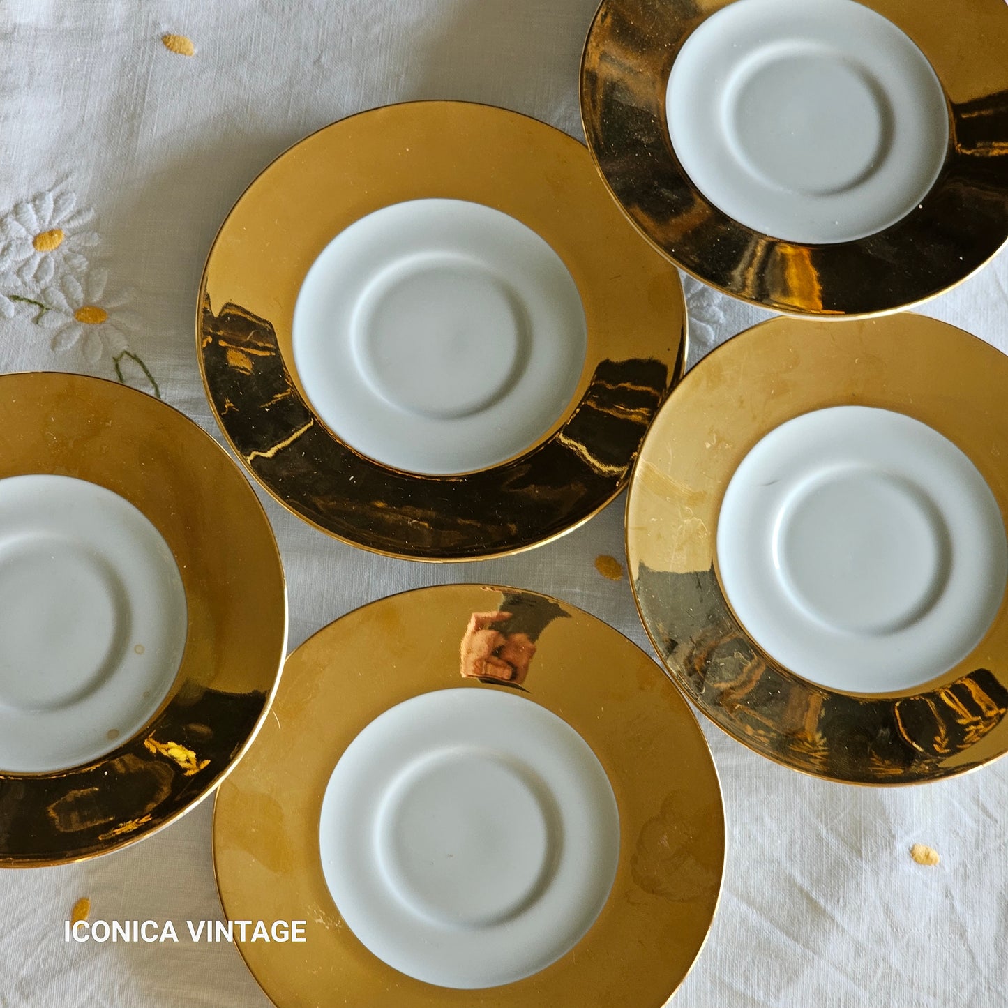 5 sets de tacita y platillo de café dorados