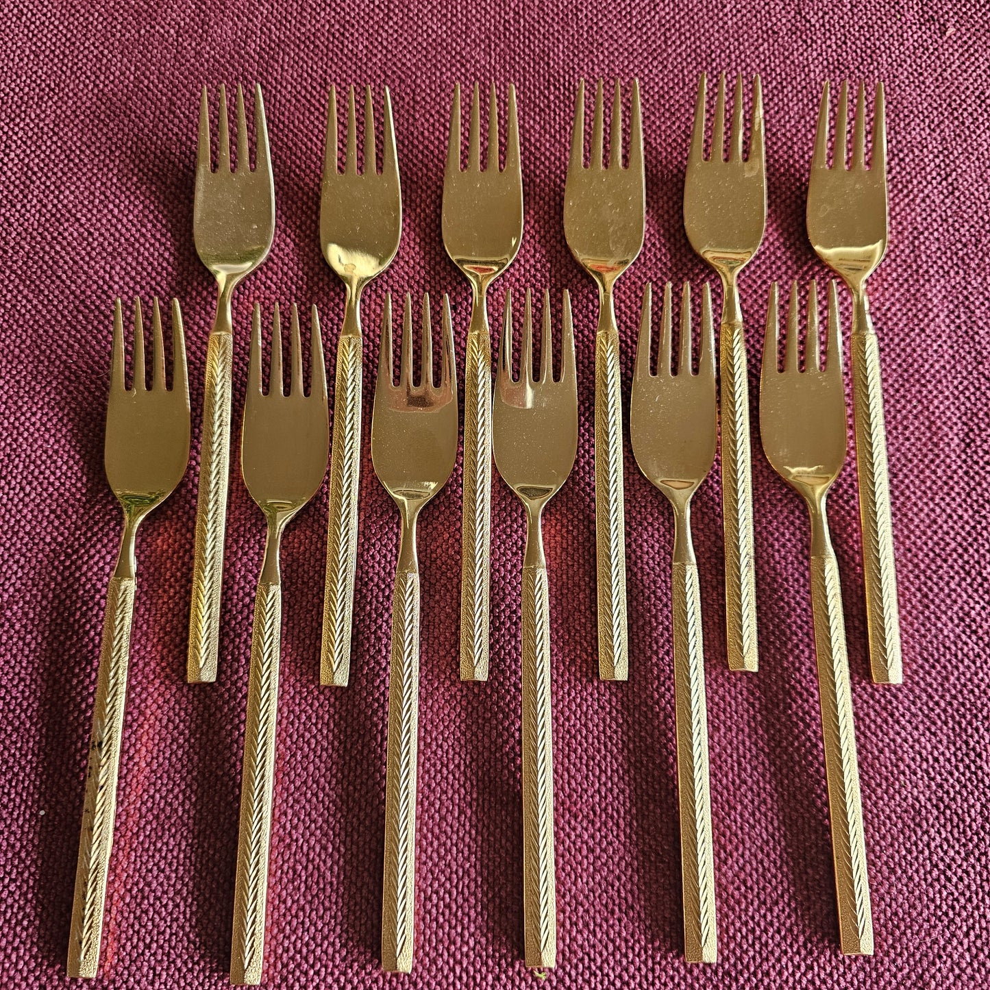 Cubertería dorada París