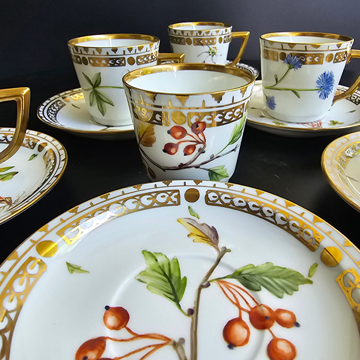 Las tacitas de café de flores de Royal Copenhagen