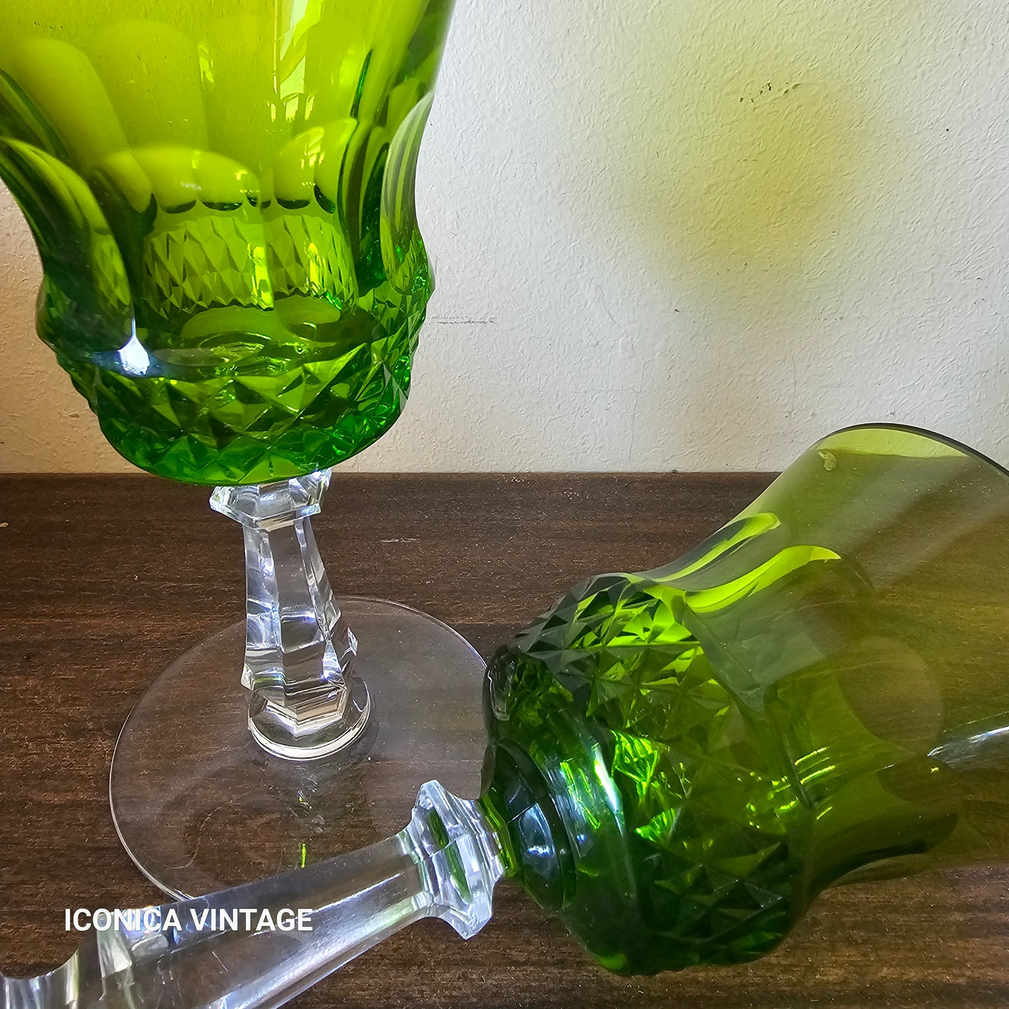 Juego de 8 copas de cristal verde de Lorraine de vino blanco