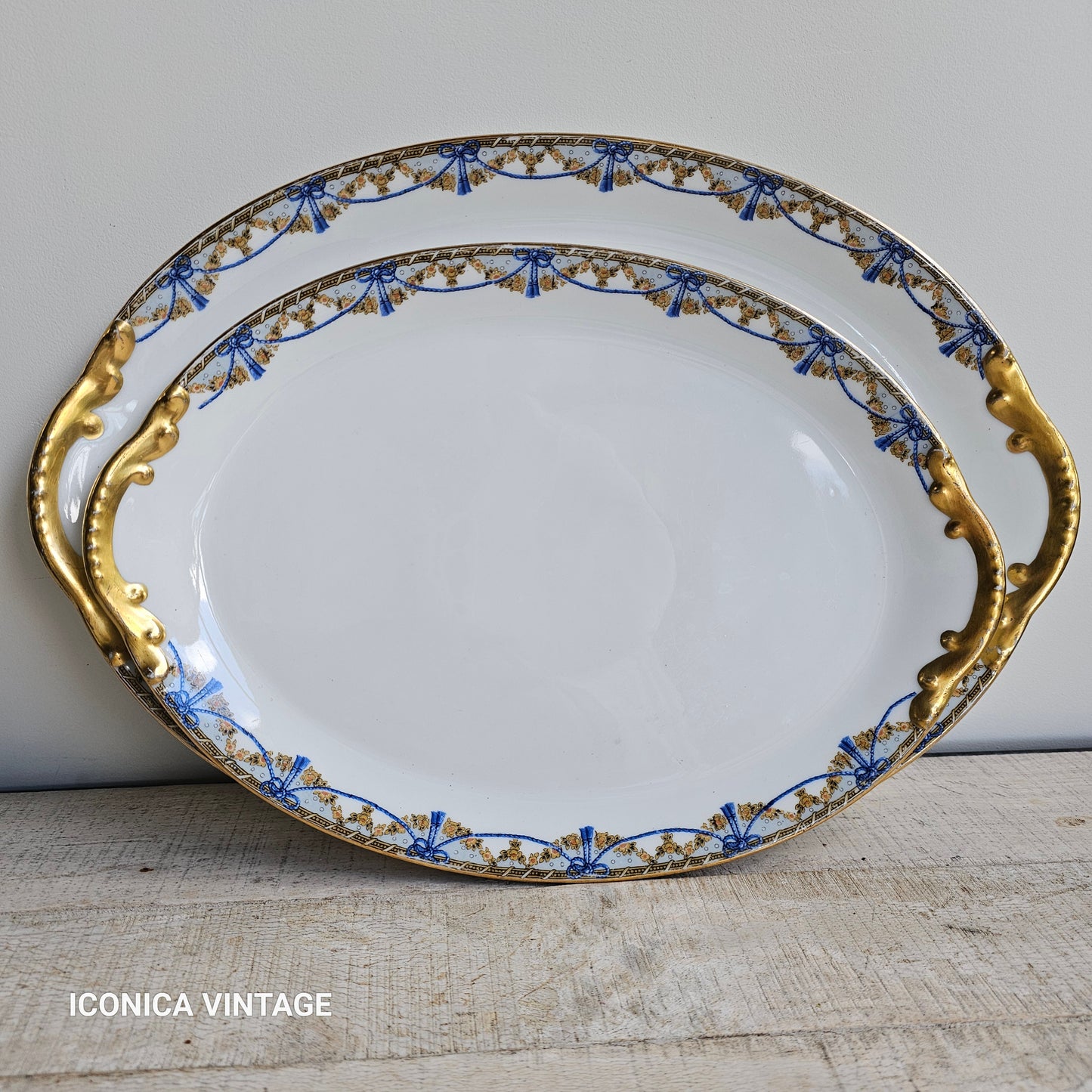 Gran vajilla de Limoges decorada en azul y oro