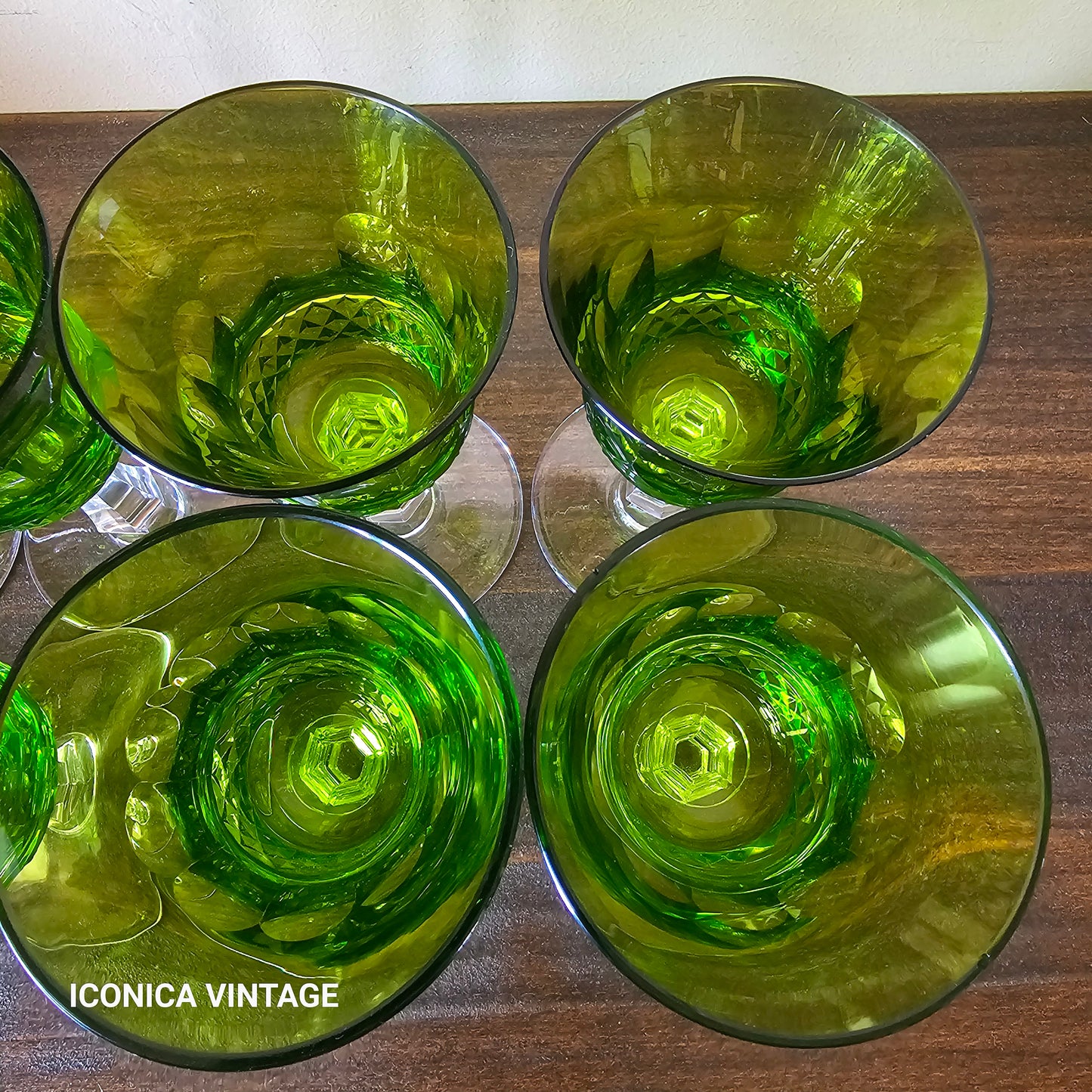 Juego de 8 copas de cristal verde de Lorraine de vino blanco
