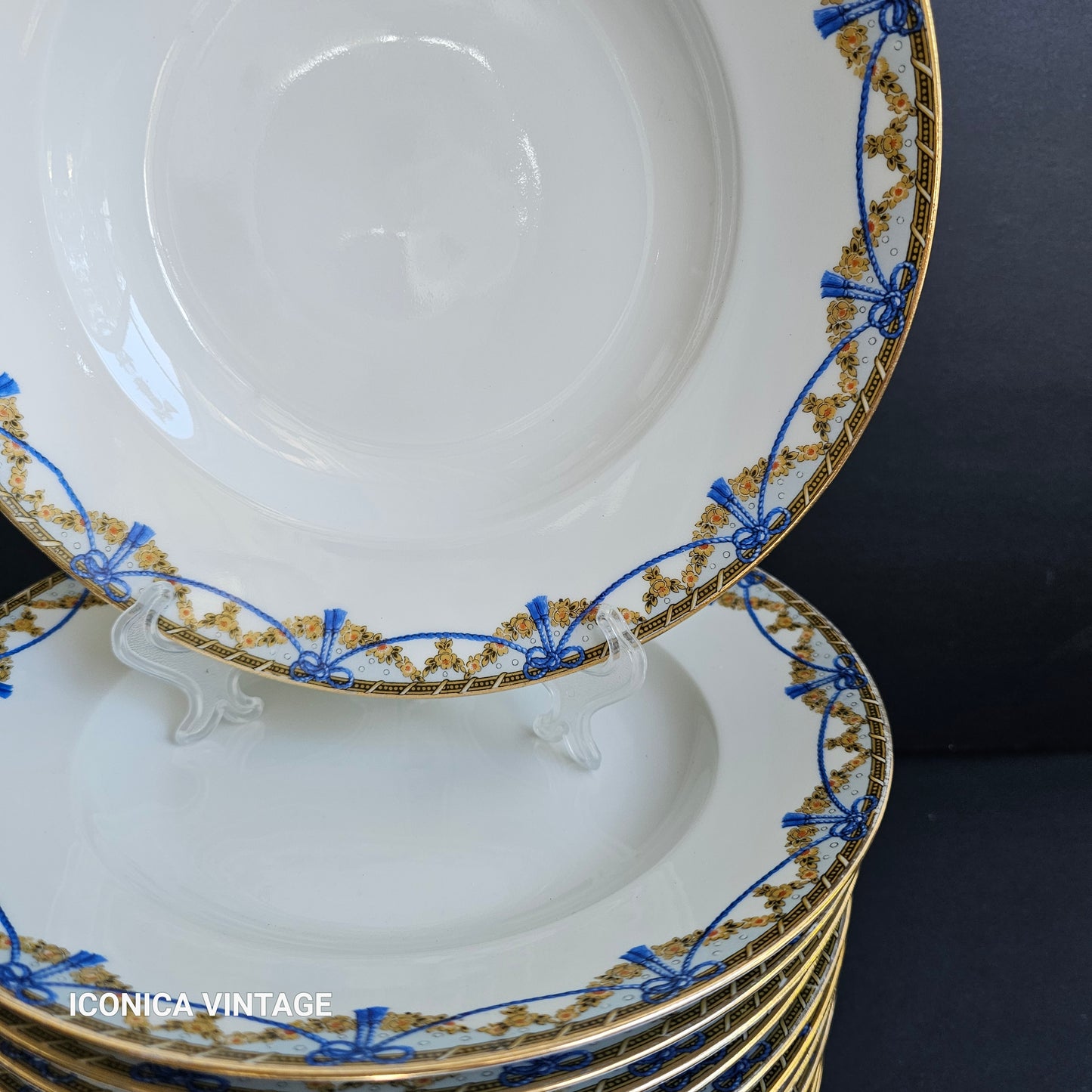 Gran vajilla de Limoges decorada en azul y oro