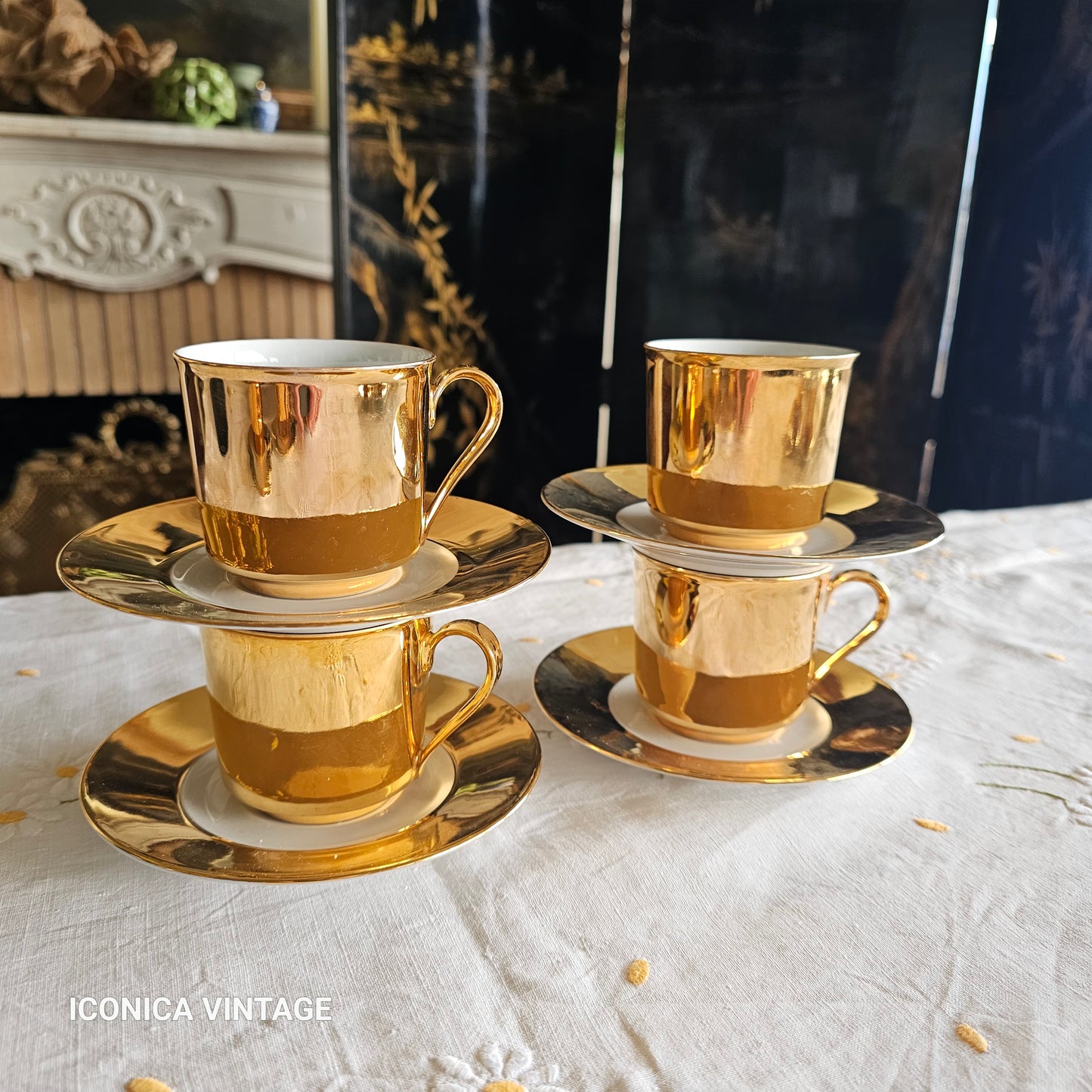 4 sets de tacita y platillo de café dorados