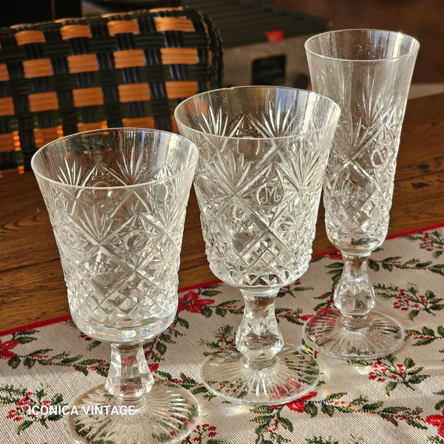 Cristalería Dijon, Inicial M