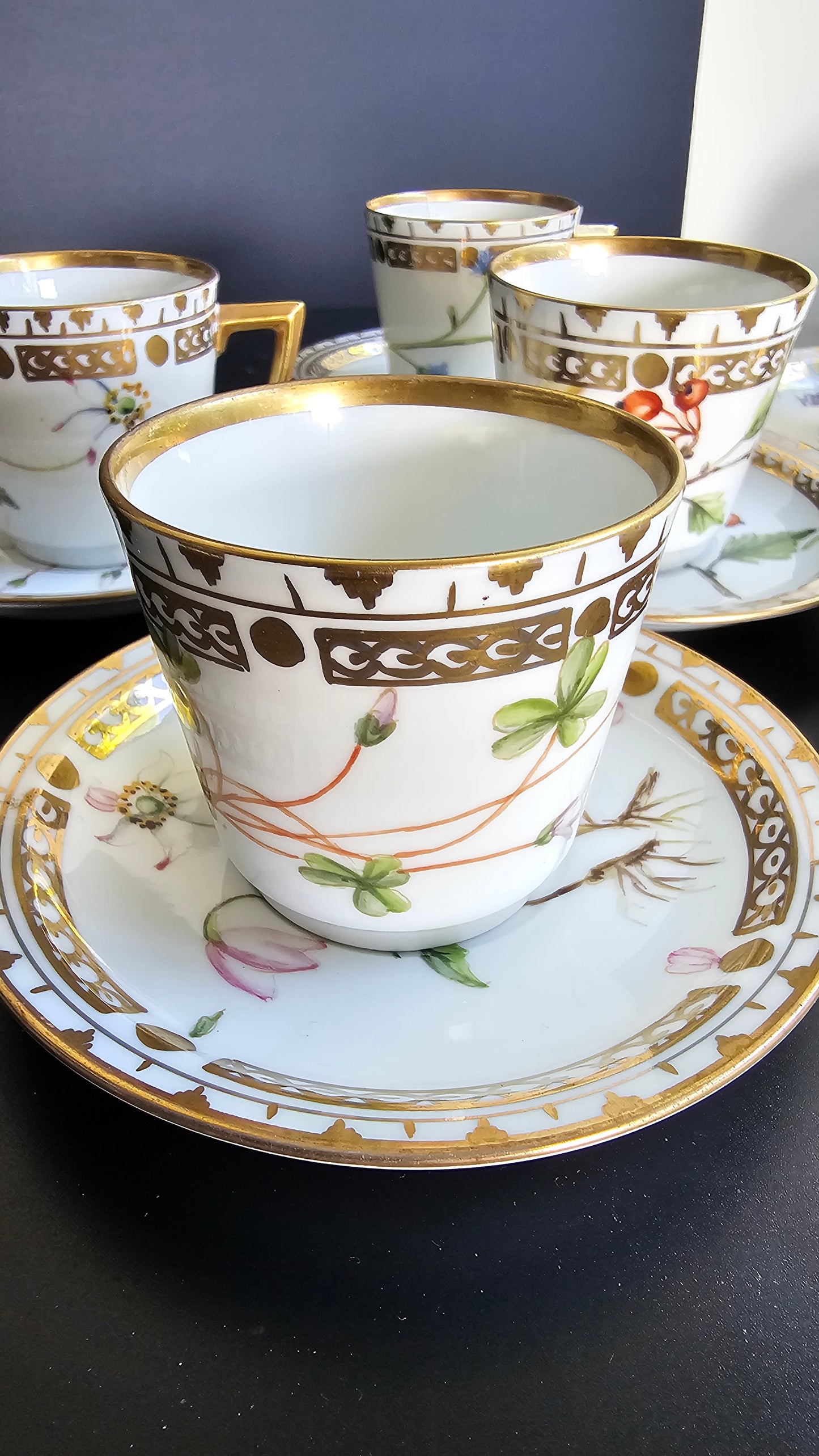 Las tacitas de café de flores de Royal Copenhagen