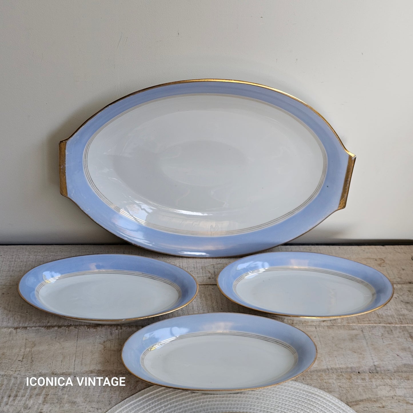 Vajilla de porcelana de Vierzon, años 30, color celeste