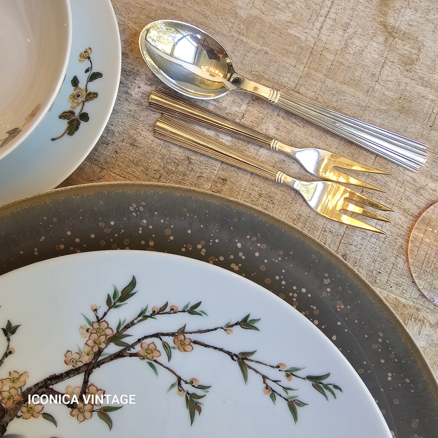 Vajilla de porcelana alemana pintada a mano con paisajes orientales