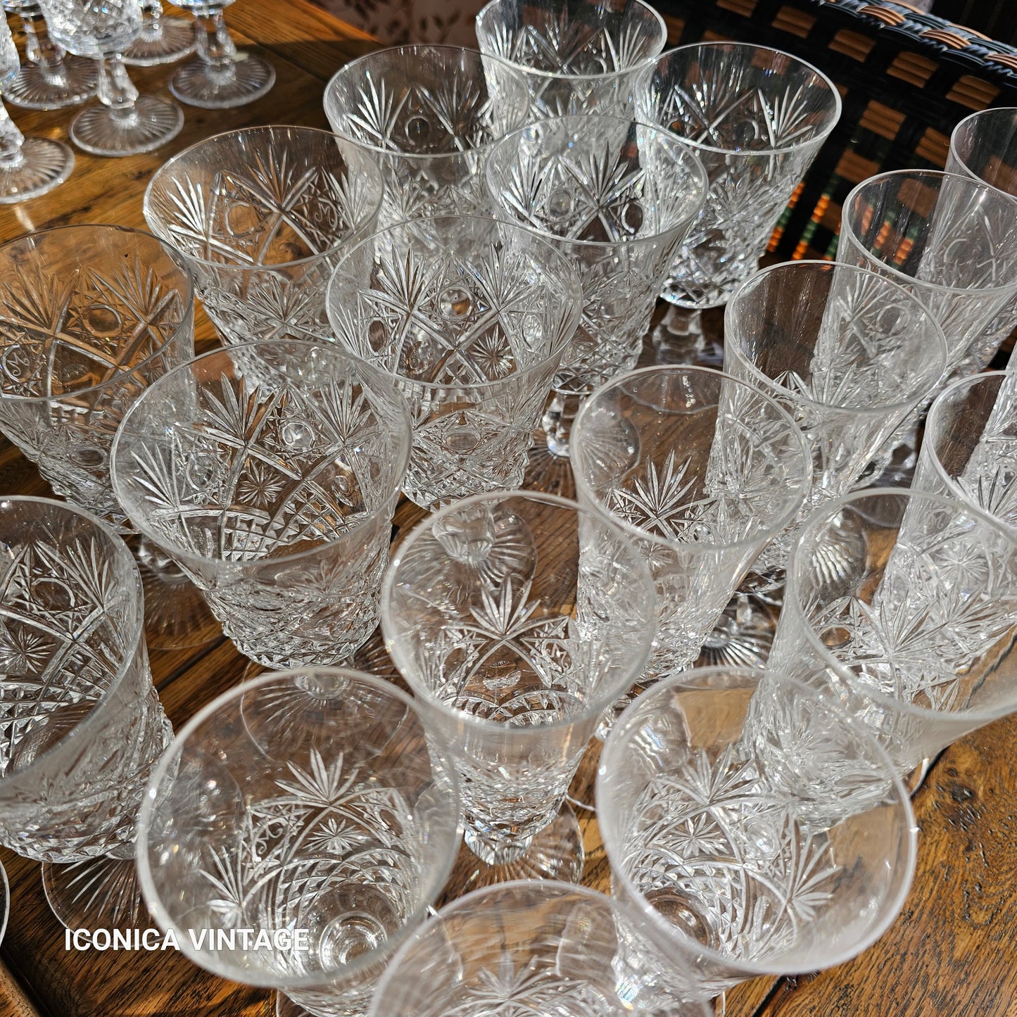 Cristalería Dijon, Inicial M