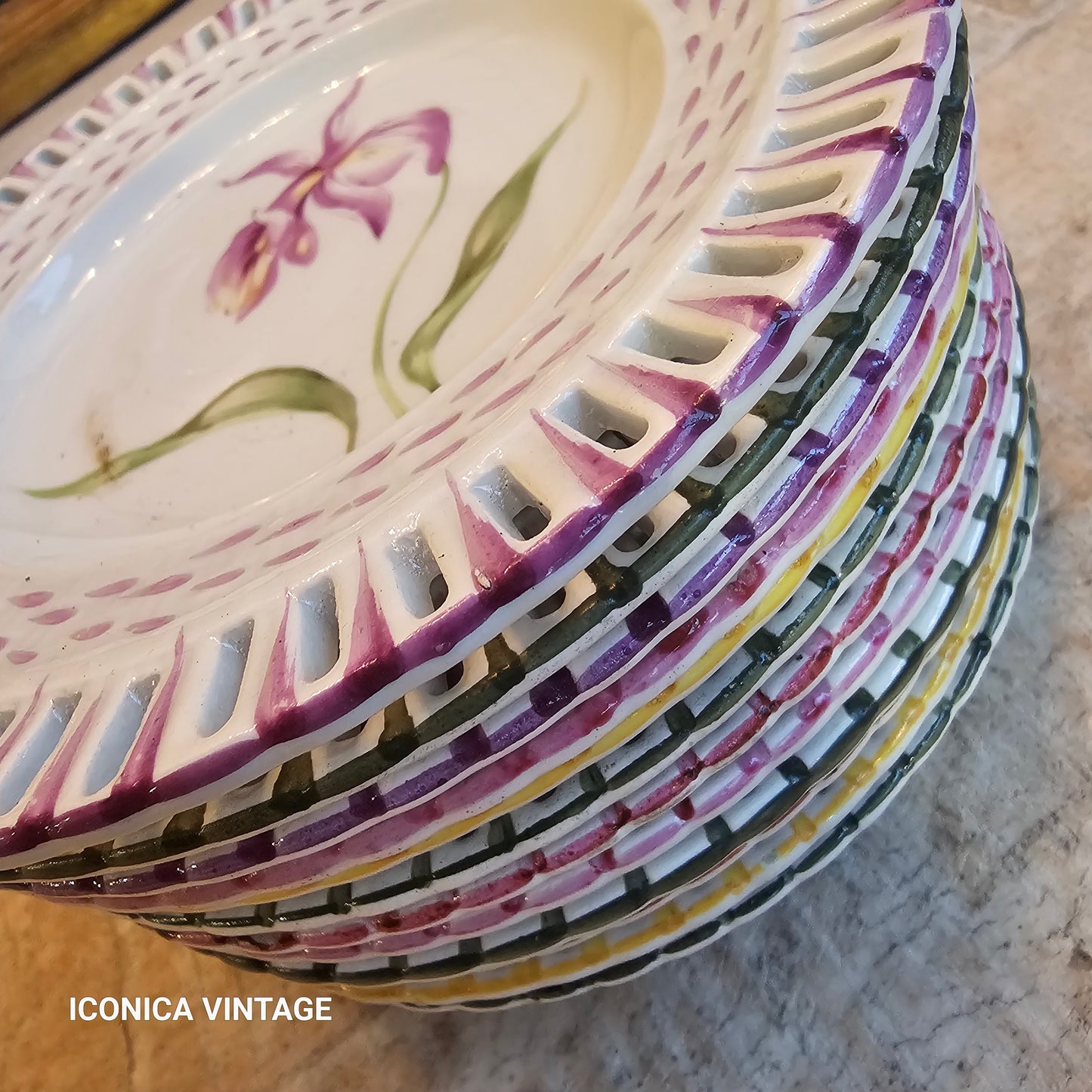 12 platos de pan de flores