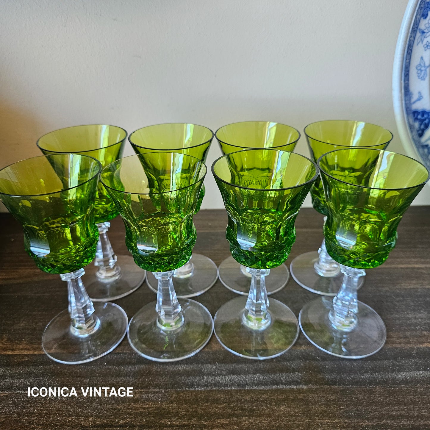 Juego de 8 copas de cristal verde de Lorraine de vino blanco
