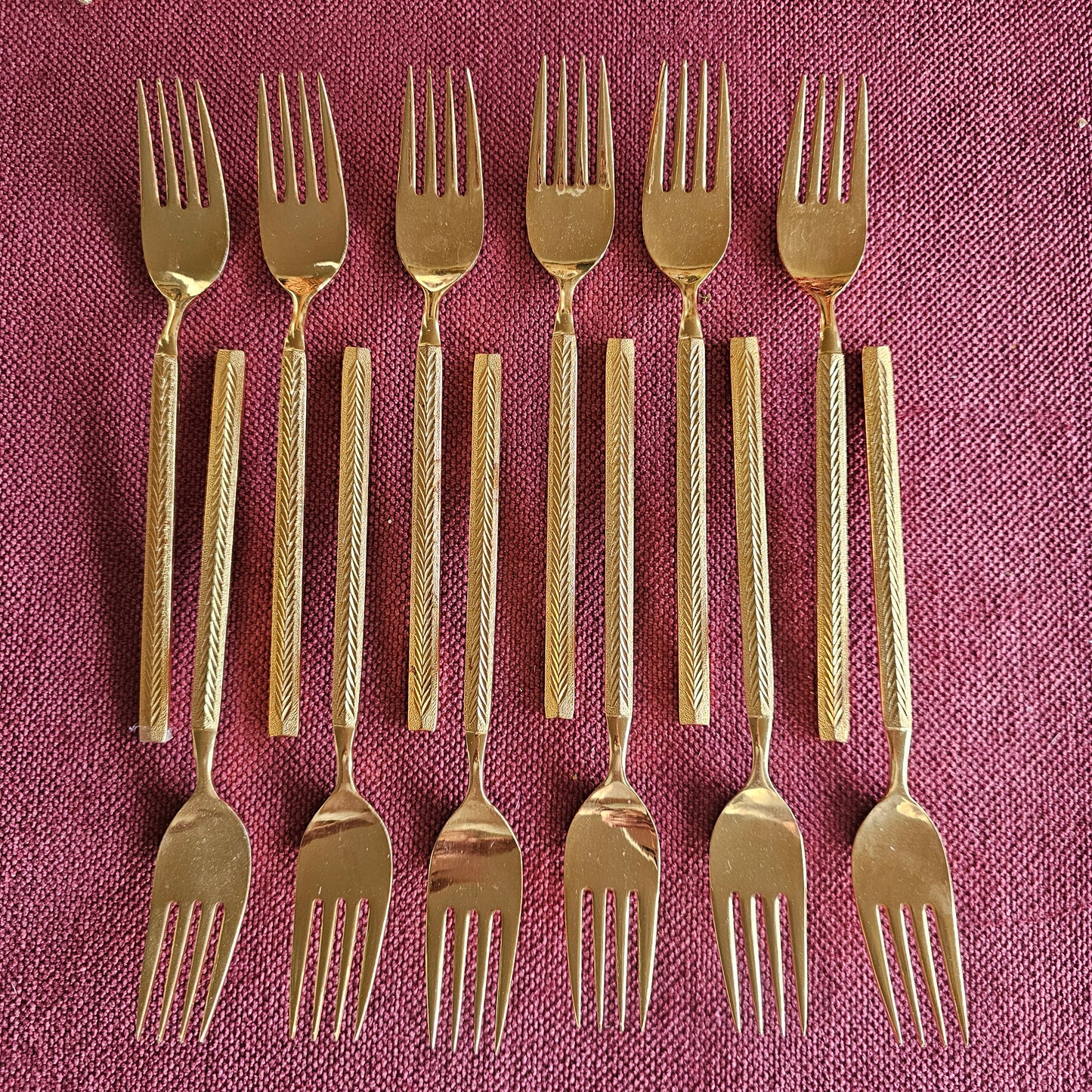 Cubertería dorada París