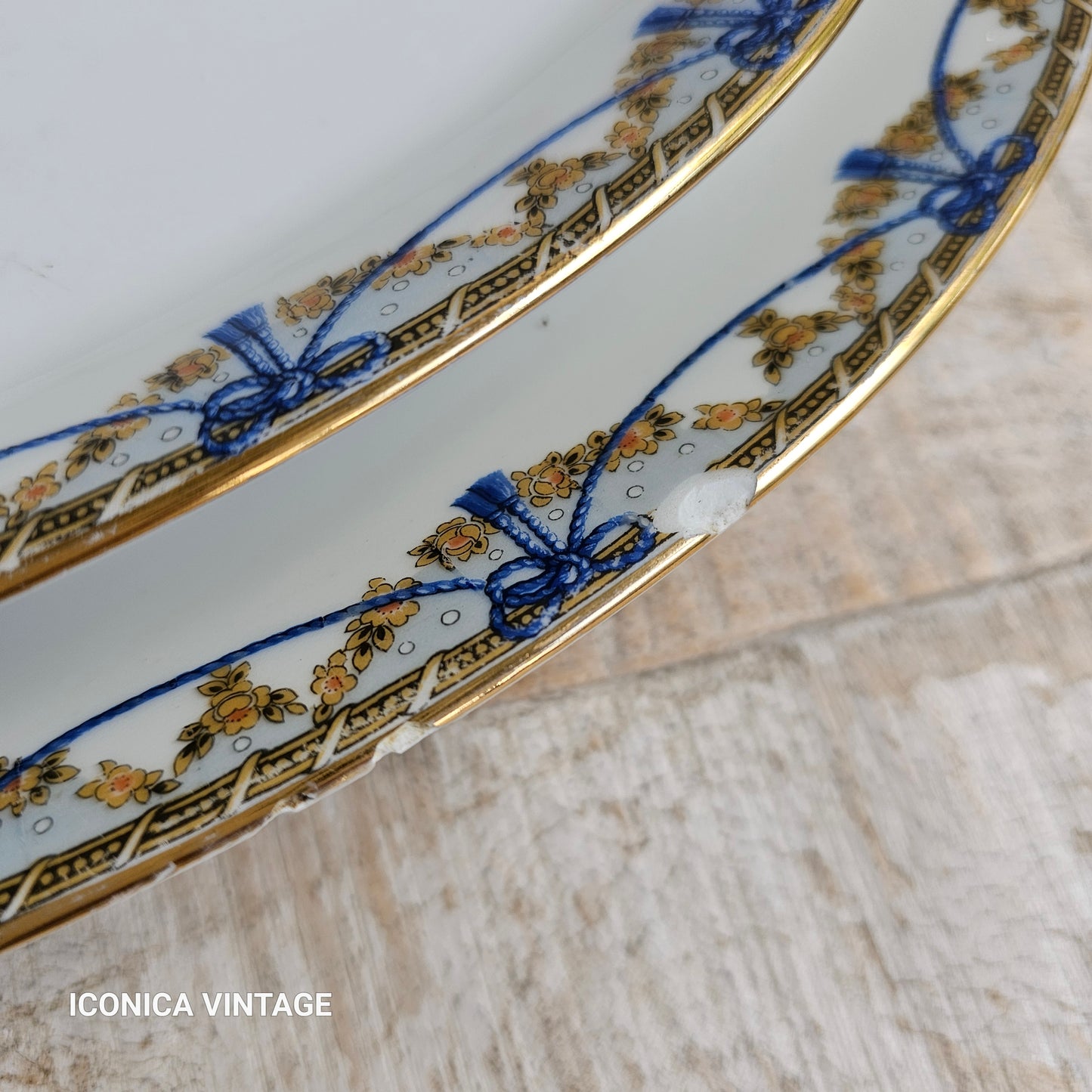 Gran vajilla de Limoges decorada en azul y oro