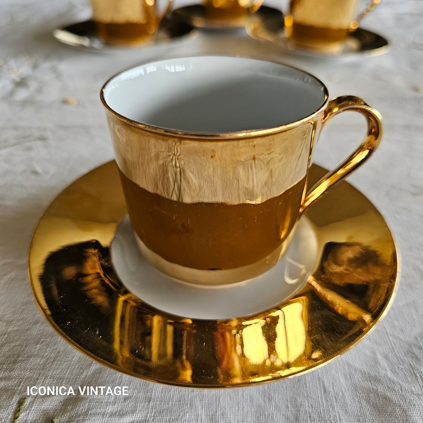 5 sets de tacita y platillo de café dorados