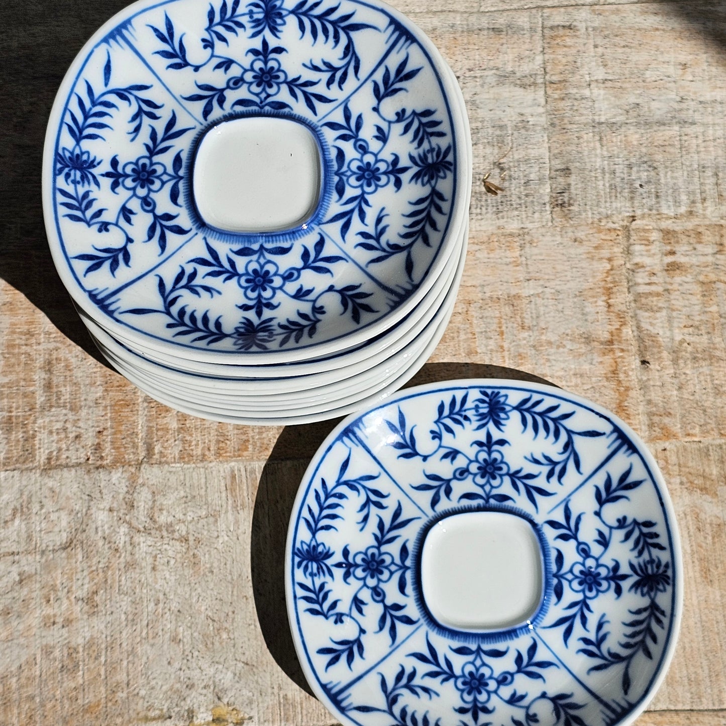 Platitos Raynaud blue and white