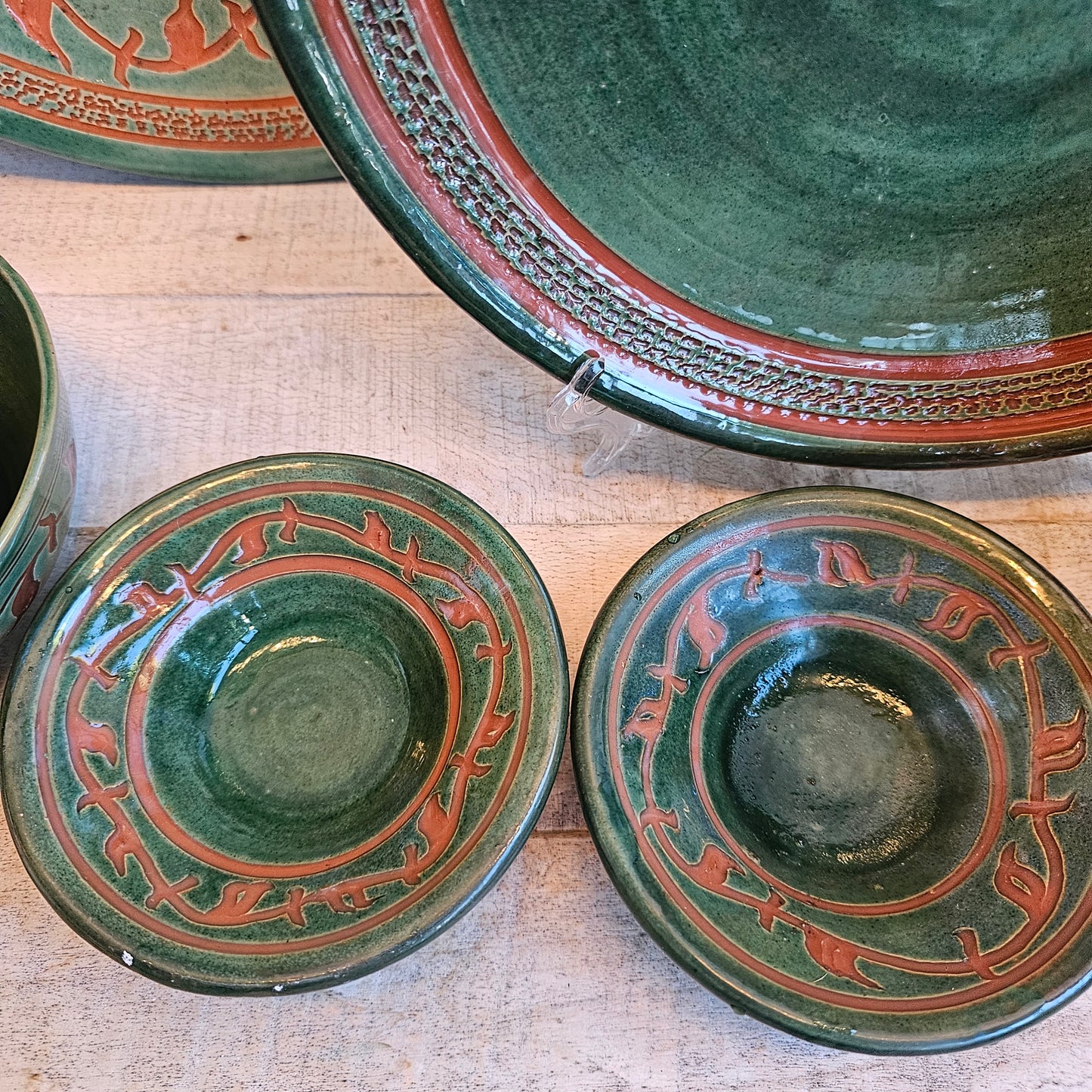 Vajilla de cerámica artesanal sueca