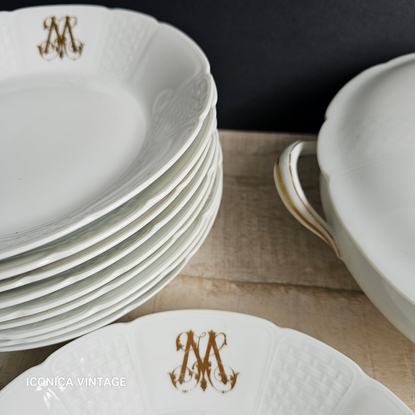 Juego de platos hondos y sopera para 10