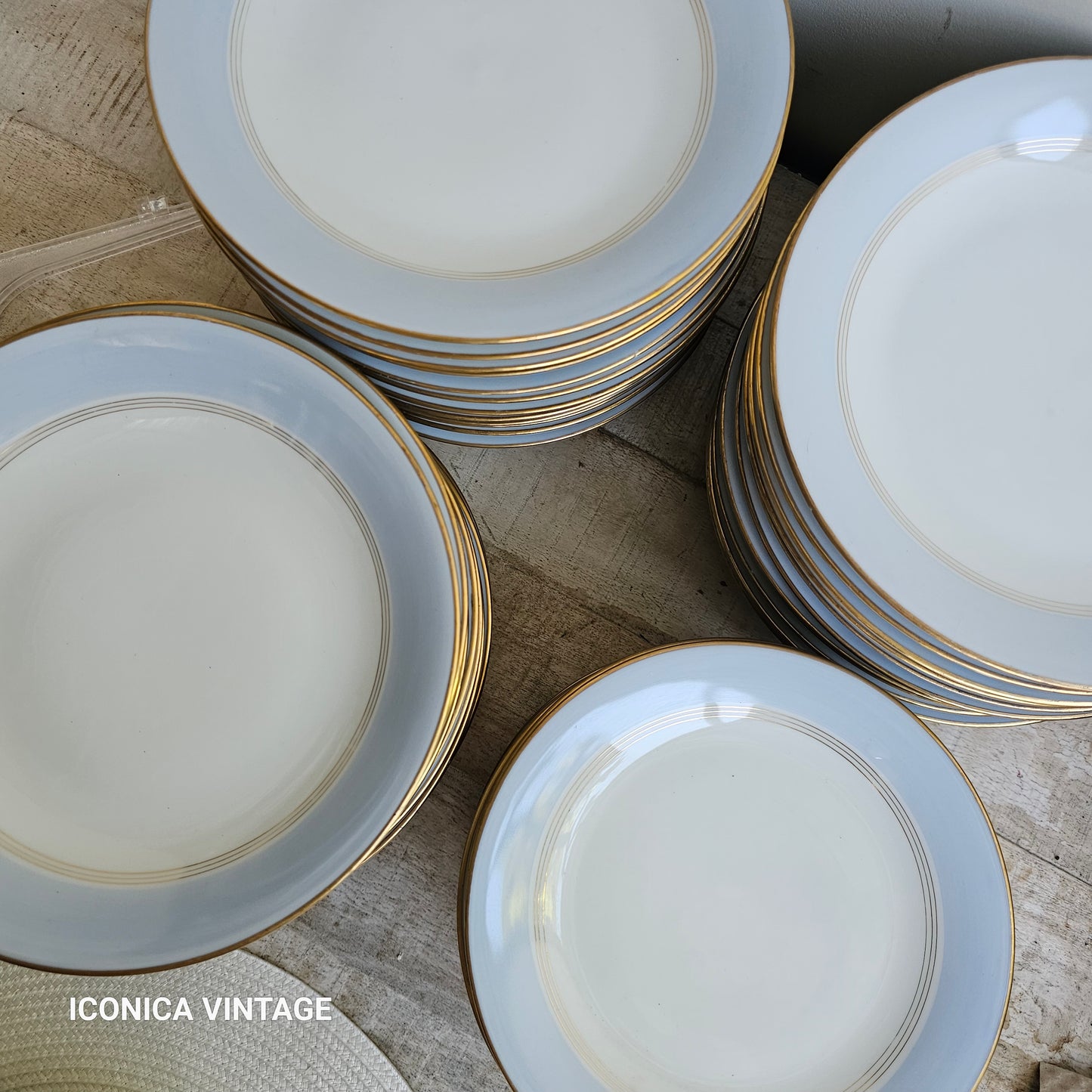 Vajilla de porcelana de Vierzon, años 30, color celeste