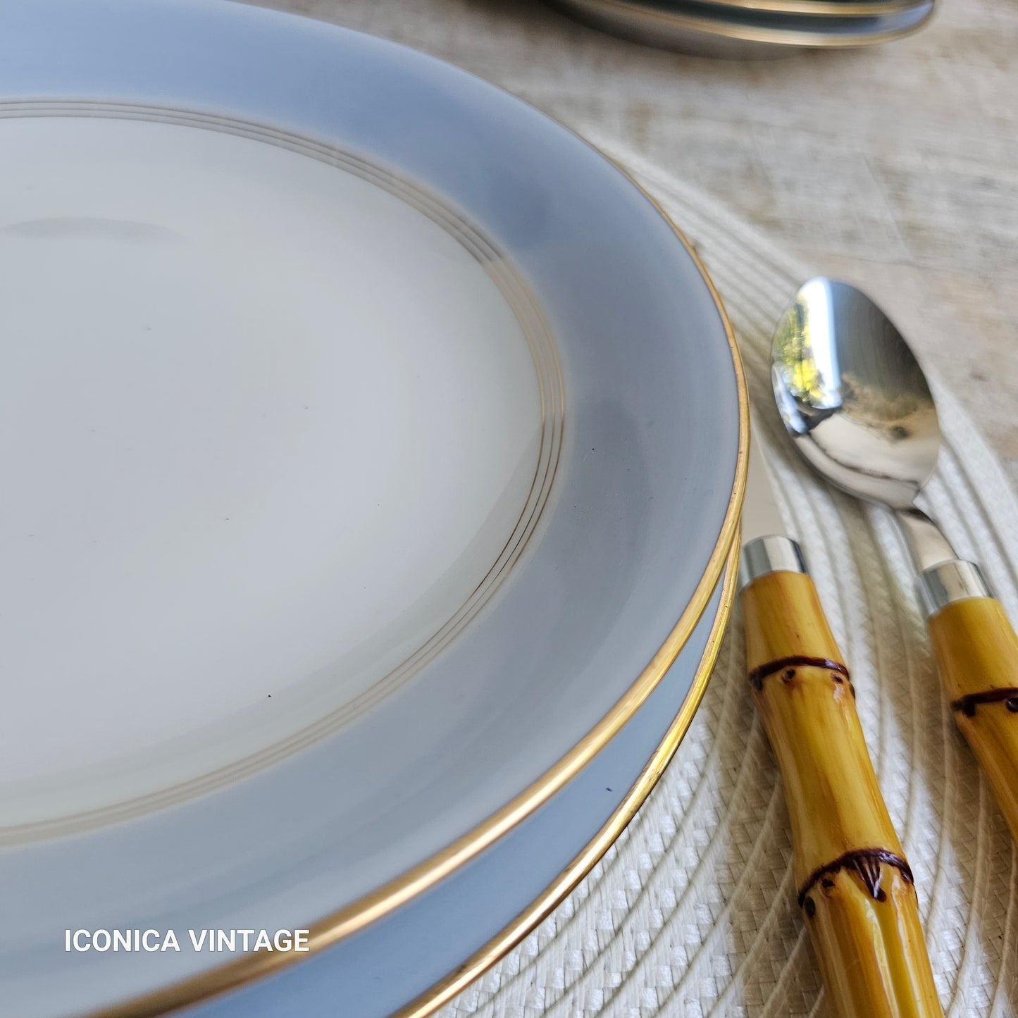 Vajilla de porcelana de Vierzon, años 30, color celeste