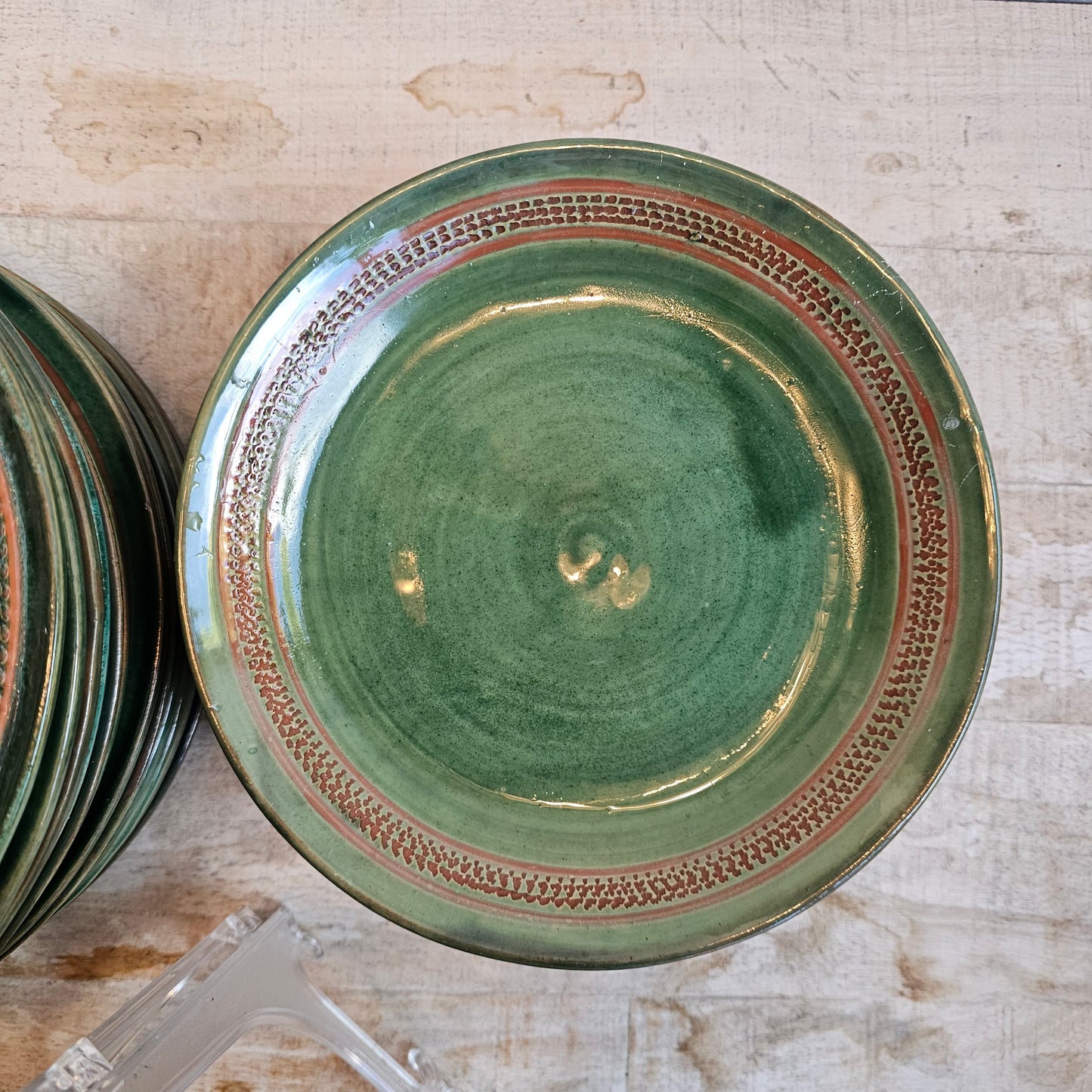 Vajilla de cerámica artesanal sueca