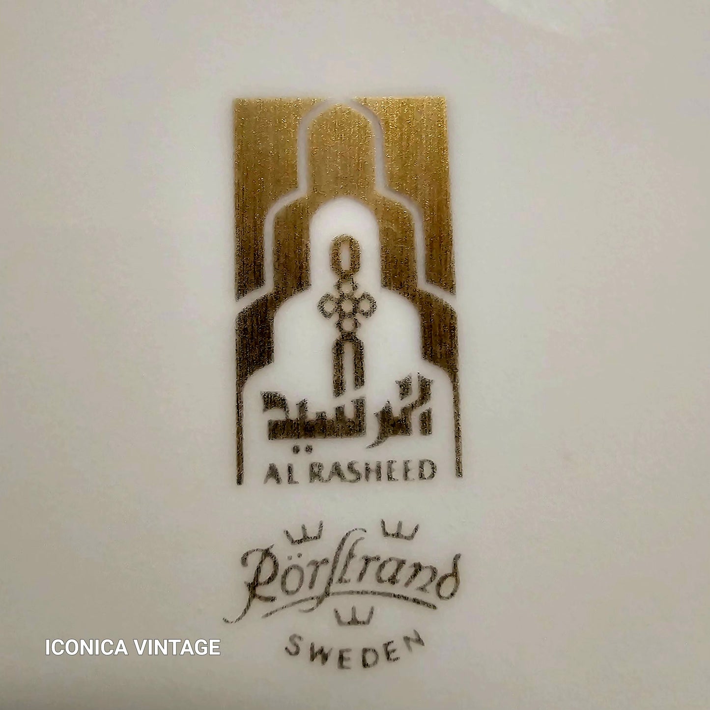 Las tazas de consomé de porcelana"imparciales"