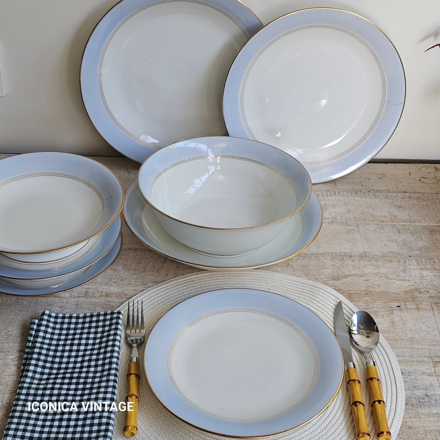 Vajilla de porcelana de Vierzon, años 30, color celeste