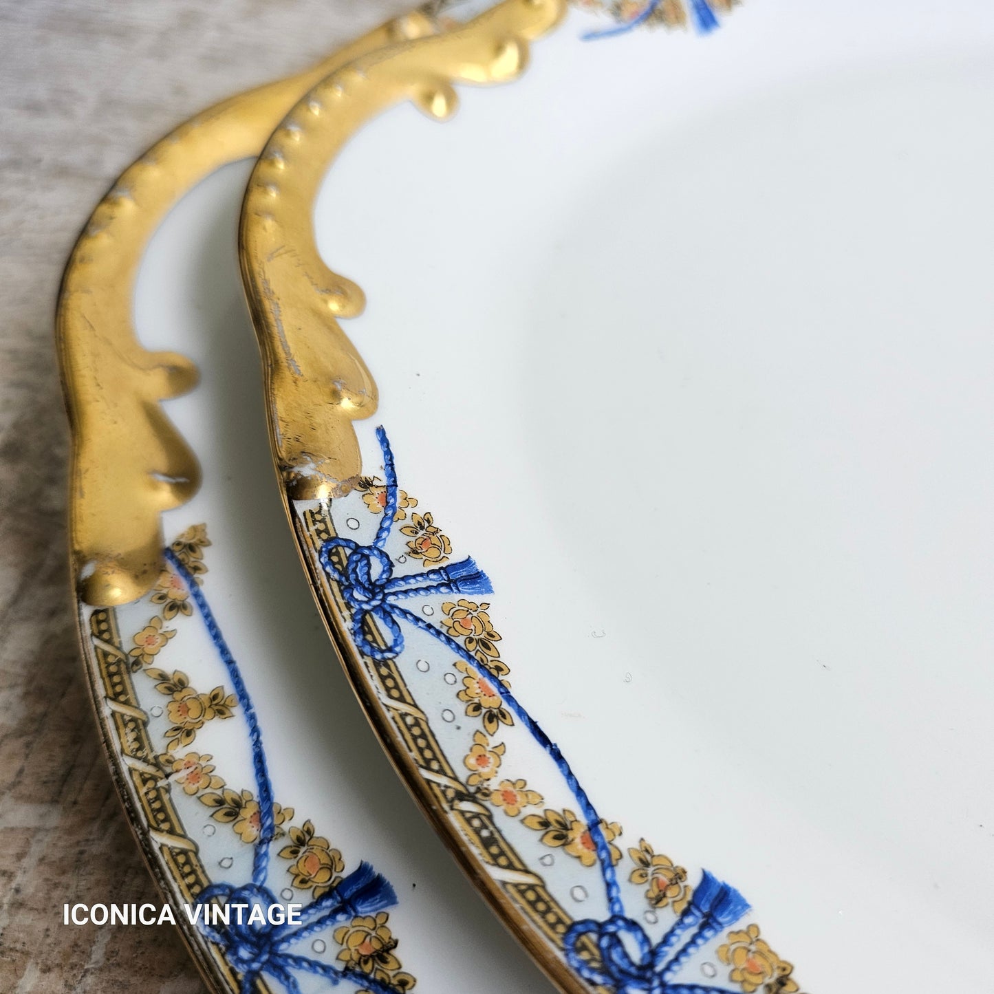 Gran vajilla de Limoges decorada en azul y oro