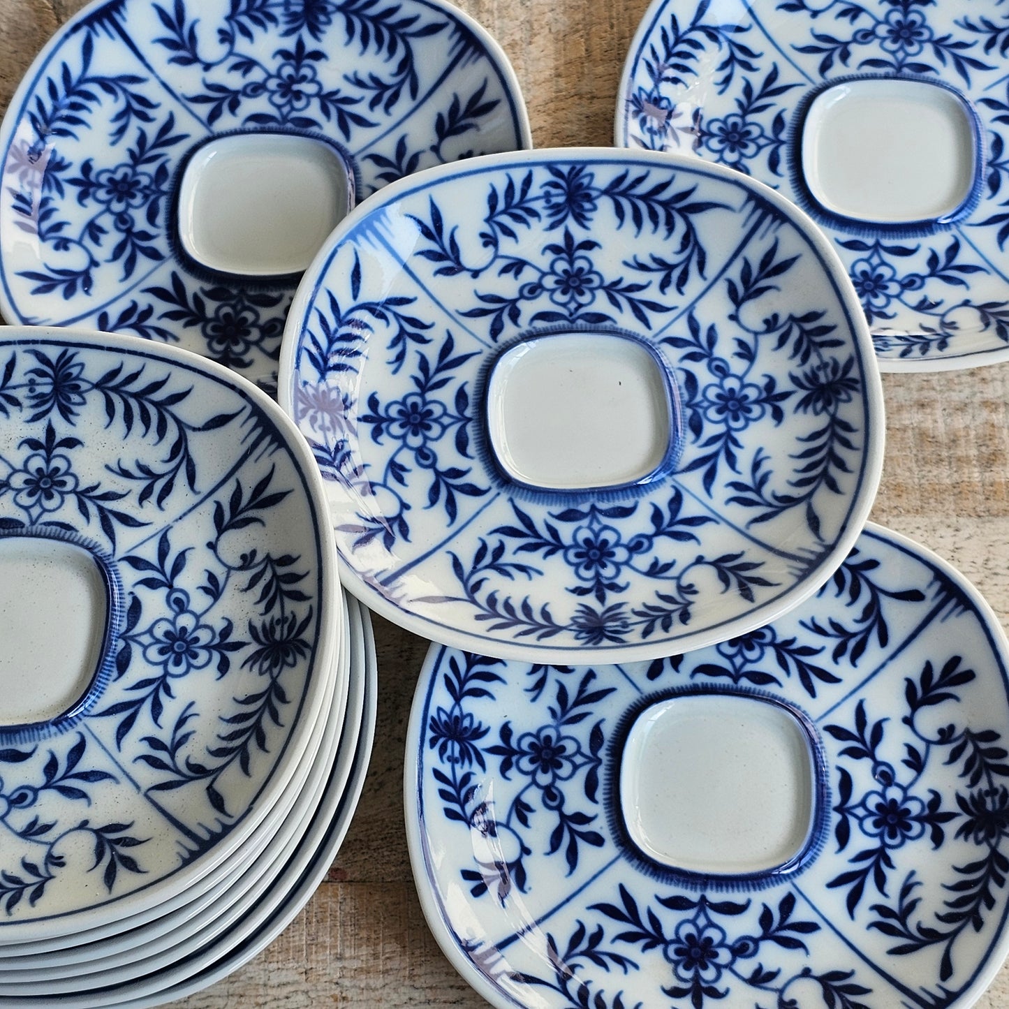 Platitos Raynaud blue and white