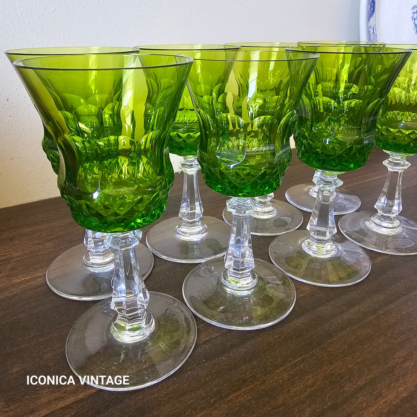 Juego de 8 copas de cristal verde de Lorraine de vino blanco