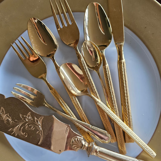Cubertería dorada París