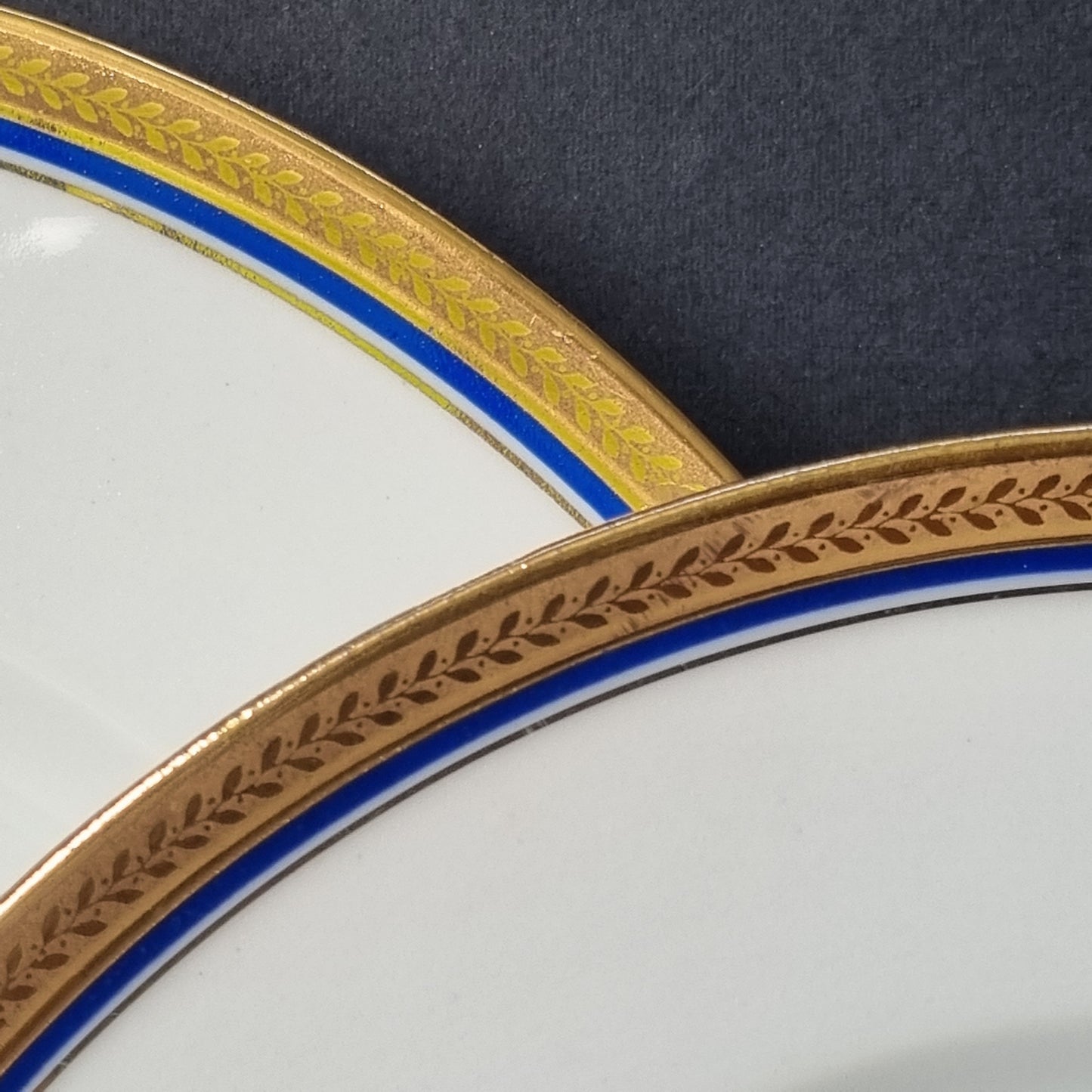 12 platos Bernardaud oro y azul cobalto