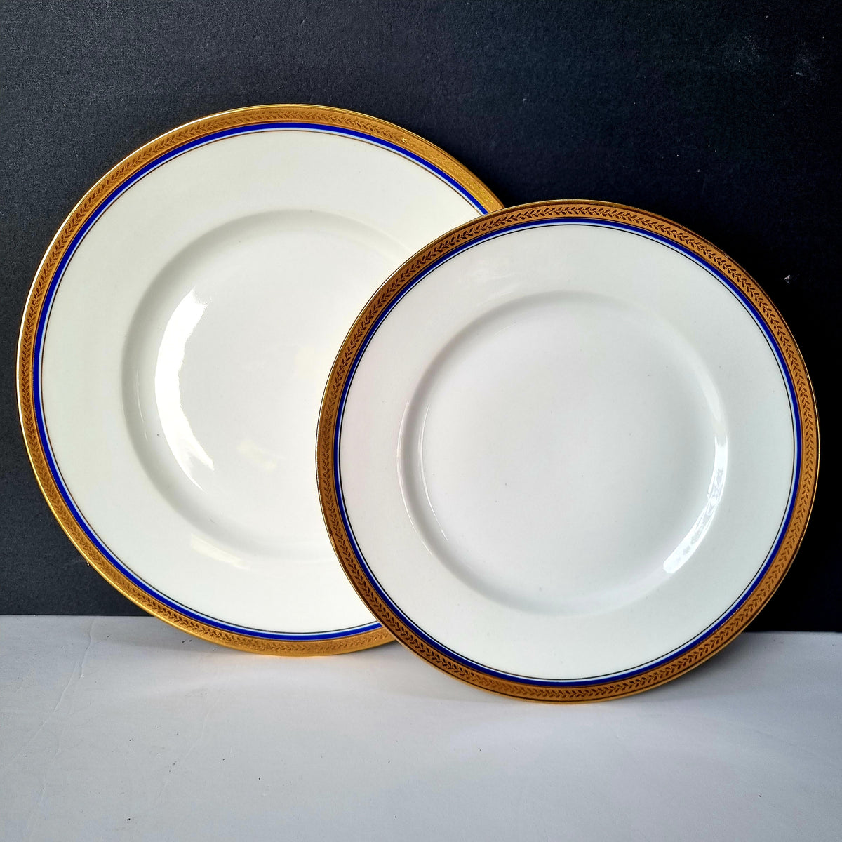Vajilla clásica Bernardaud filets oro y azul cobalto