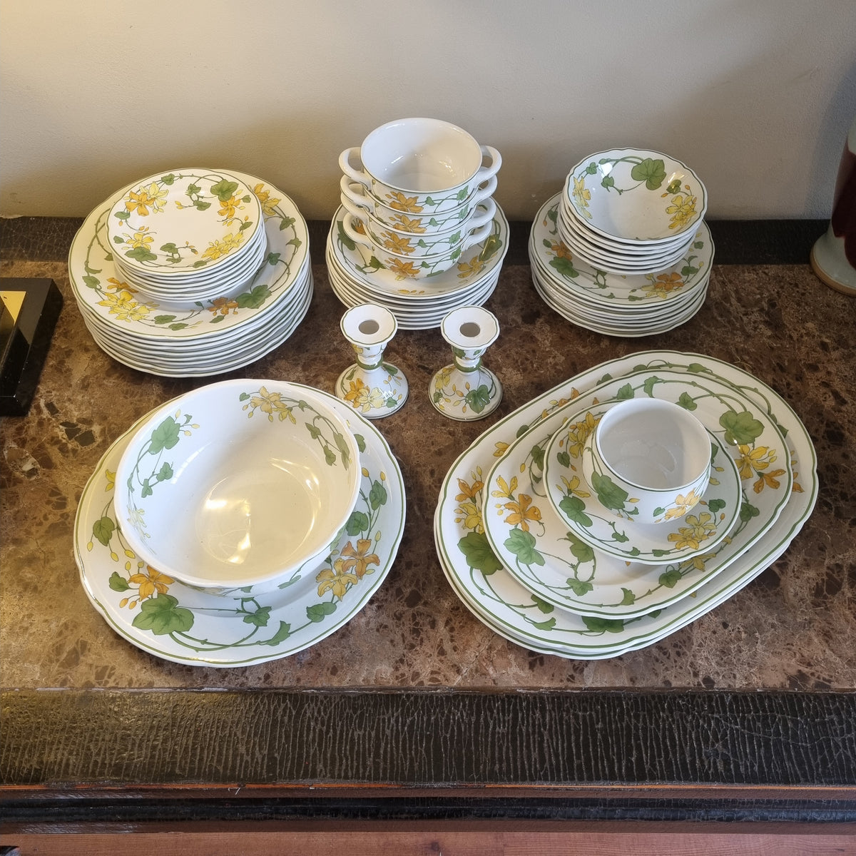 Vajilla y juego de desayuno Villeroy Boch Geranium para 8
