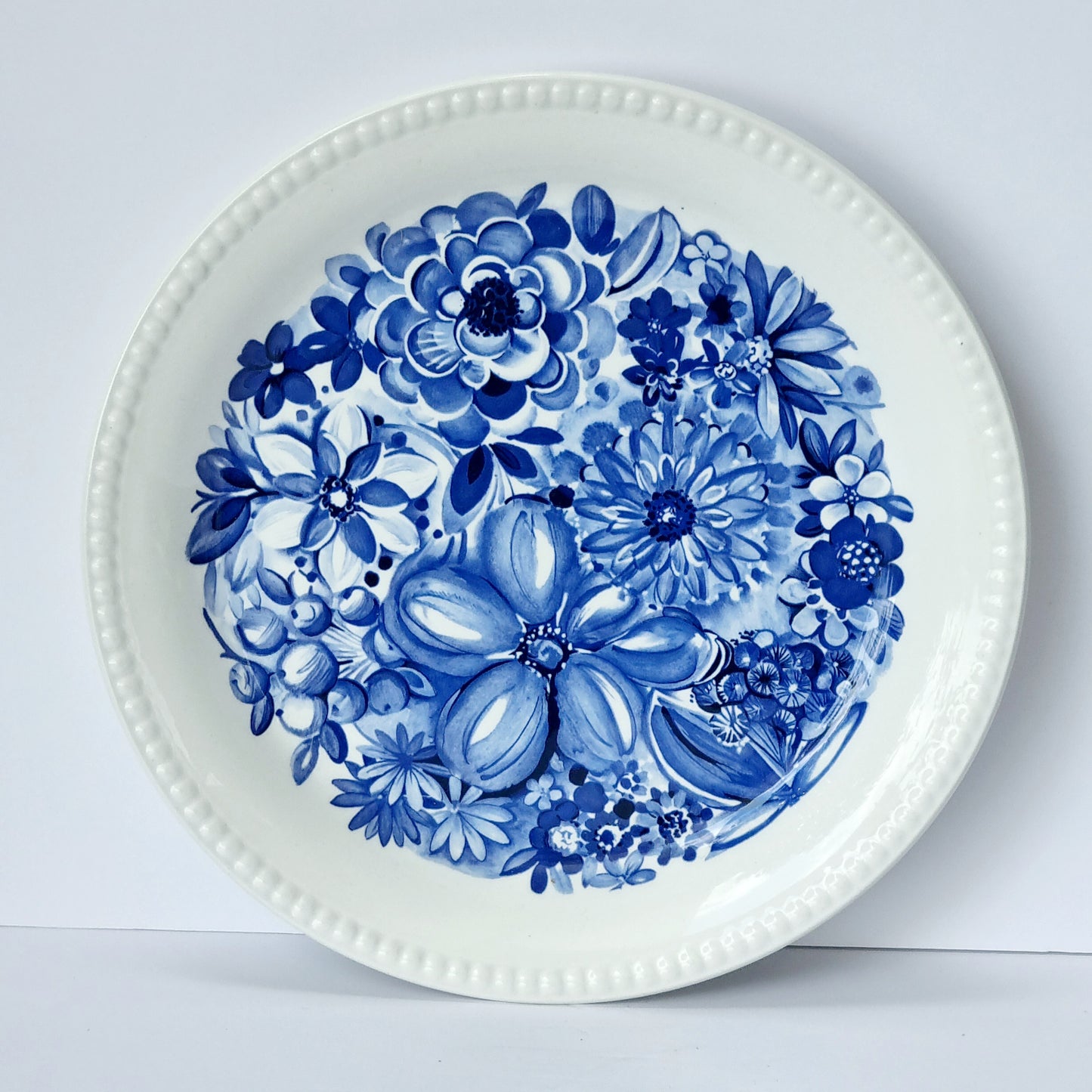 platos de porcelana Gefle flores azules Berit Ternell